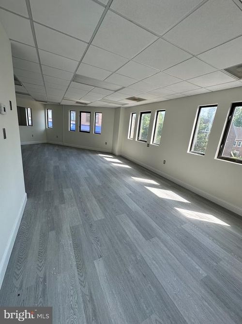 202-4434 Macarthur Blvd Nw, WASHINGTON, DC, 20007-2550 | Card Image