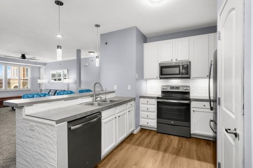 unit-205-10075 City Walk Dr, Woodbury, MN, 55129-8619 | Card Image