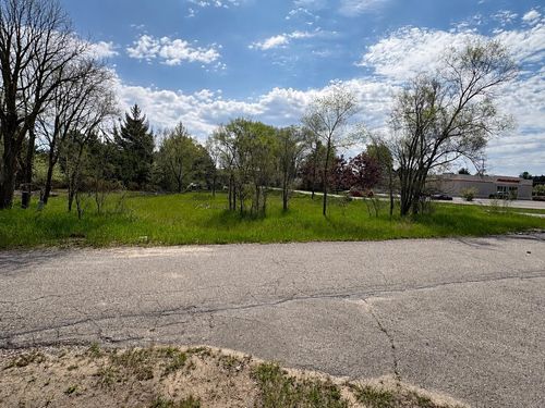 000 Gilbert Avenue, Acme Township, MI, 49690 | Card Image