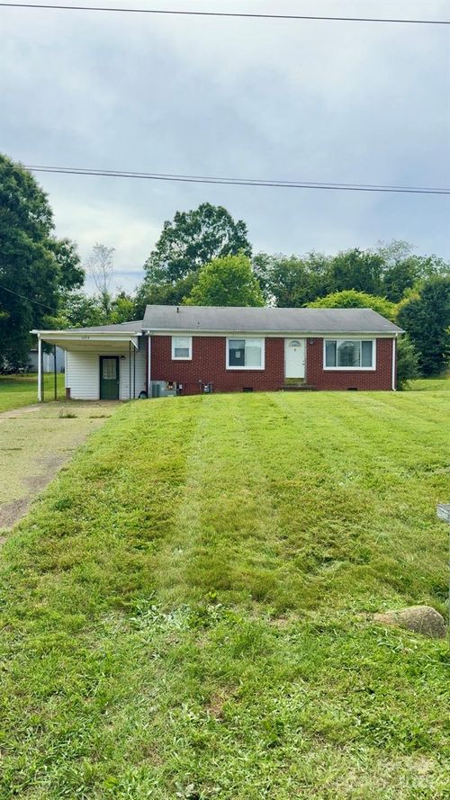 1073 Springdale Dr, Maiden, NC, 28650-9320 | Card Image