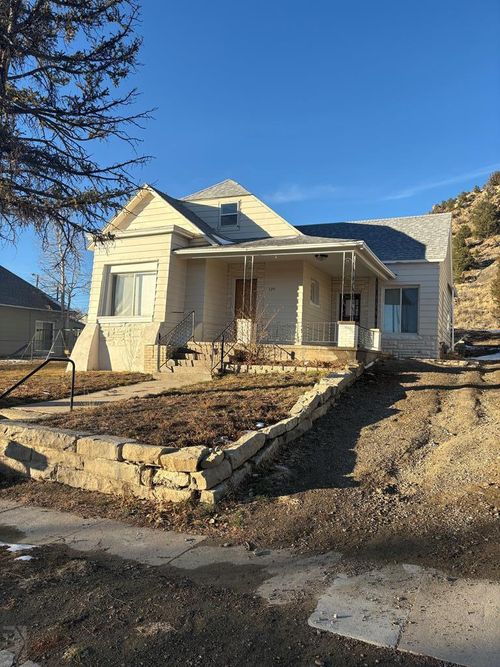 529 W Topeka Ave, Trinidad, CO, 81082-1439 | Card Image