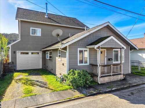 145 Columbus Street, Rio Dell, CA, 95562 | Card Image