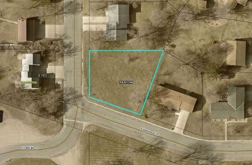 121 Edgewood Dr, Redwood Falls, MN, 56283-1324 | Card Image