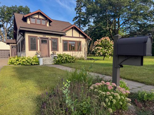 723 1st St Ne, Little Falls, MN, 56345-2403 | Card Image