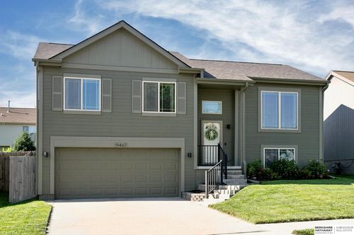 19467 Gail Ave, Omaha, NE, 68135-4237 | Card Image