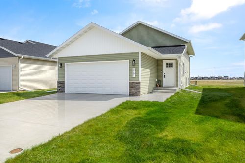 7791 Cub Creek Way, Horace, ND, 58047-5526 | Card Image