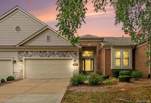 39489 Edgewater Dr, Northville, MI, 48168-4317 | Card Image