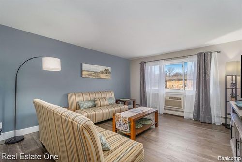 104-803 Plate St, Rochester, MI, 48307-1649 | Card Image
