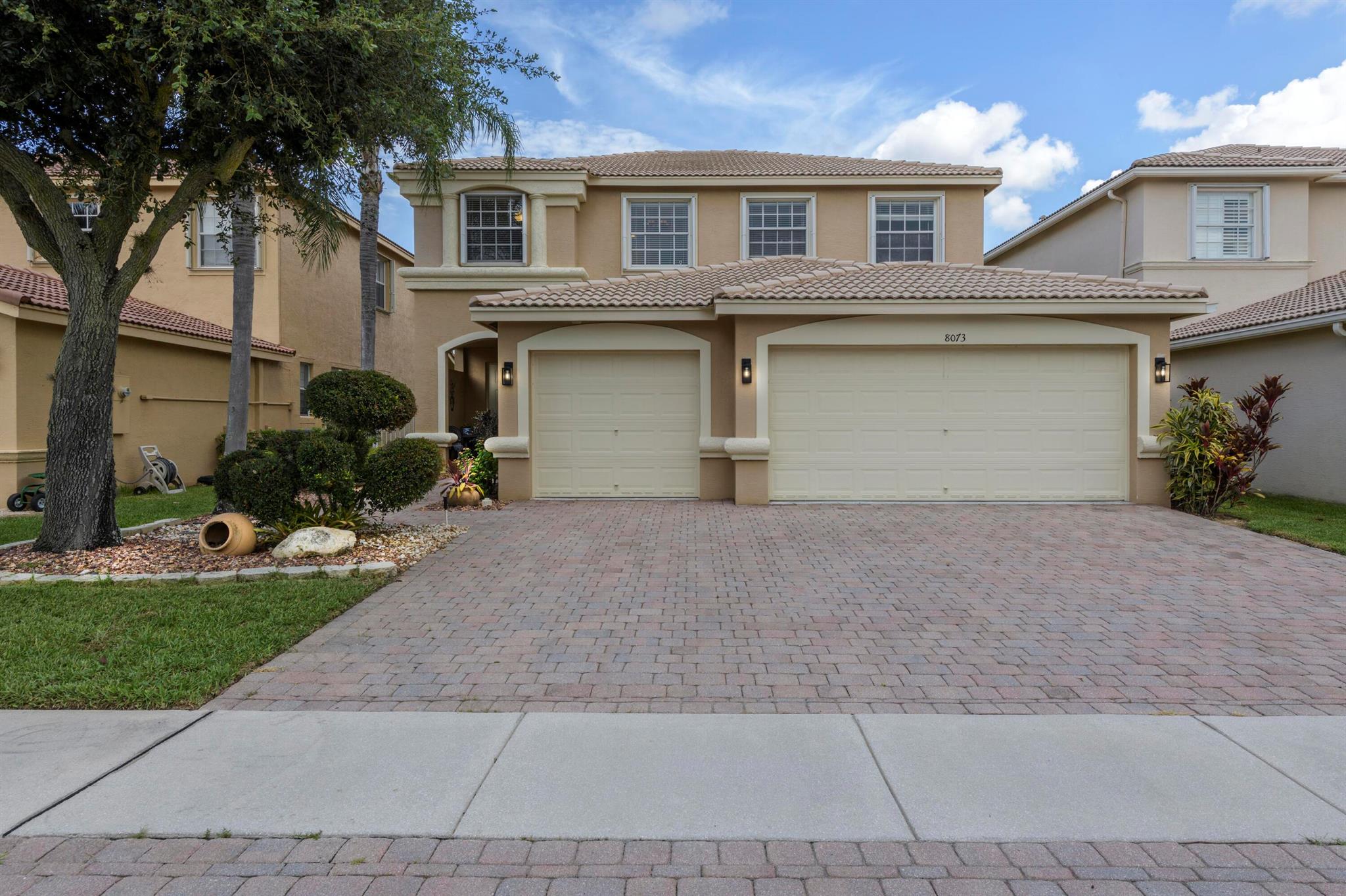 Via Bolzano , Lake Worth, FL 33467