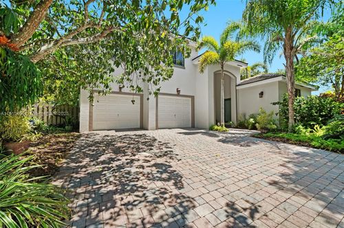 8205 Sw 171st Ter, Palmetto Bay, FL, 33157-9202 | Card Image
