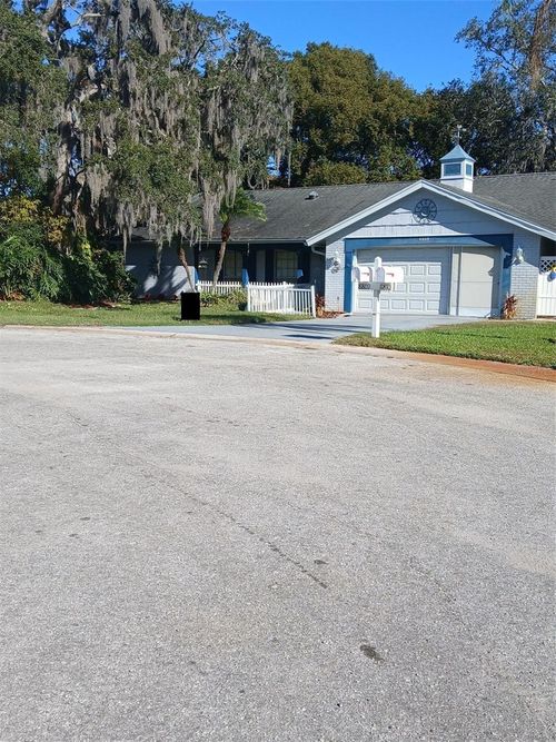 8809 Avondale Ln, Hudson, FL, 34667-2618 | Card Image