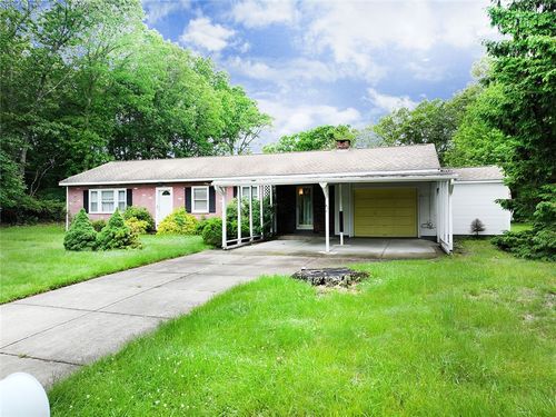 61 High View Dr, Cranston, RI, 02921-1324 | Card Image