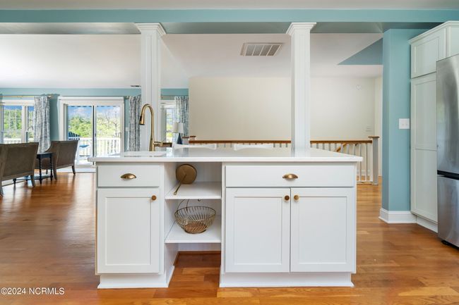 5 West Ct, House other with 6 bedrooms, 5 bathrooms and 1 parking in Pine Knoll Shores NC | Image 24