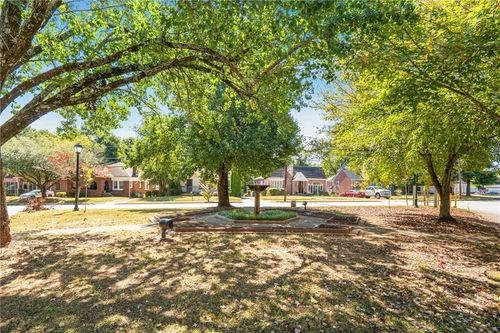 366 Lynnhaven Dr Sw, Atlanta, GA, 30310-4418 | Card Image