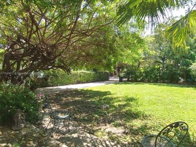 563 W 49th St, House other with 3 bedrooms, 2 bathrooms and null parking in Miami Beach FL | Image 2