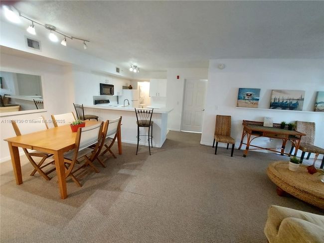 APT-125 - 2640 S University Dr, Condo with 2 bedrooms, 2 bathrooms and null parking in Davie FL | Image 4