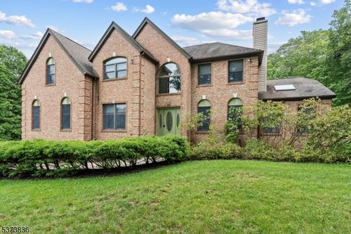 7 Stonehedge Dr, Hardyston, NJ, 07460-1101 | Card Image