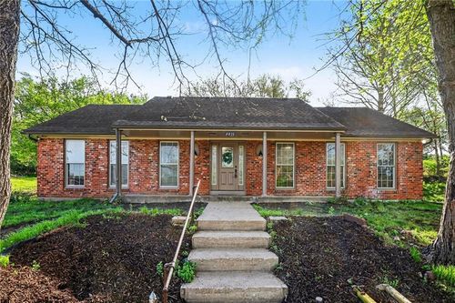 4811 Waukomis Drive, Kansas City, MO, 64151 | Card Image