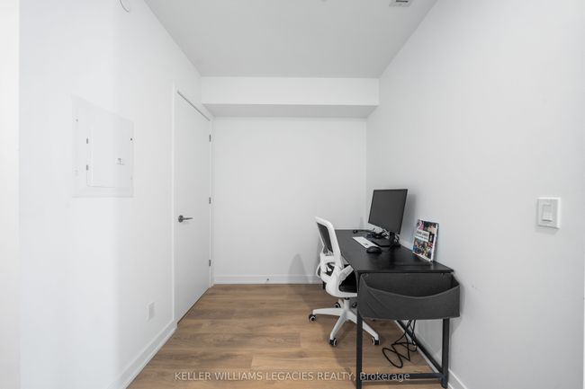 1211 - 501 Yonge St, Condo with 2 bedrooms, 1 bathrooms and null parking in Toronto ON | Image 5