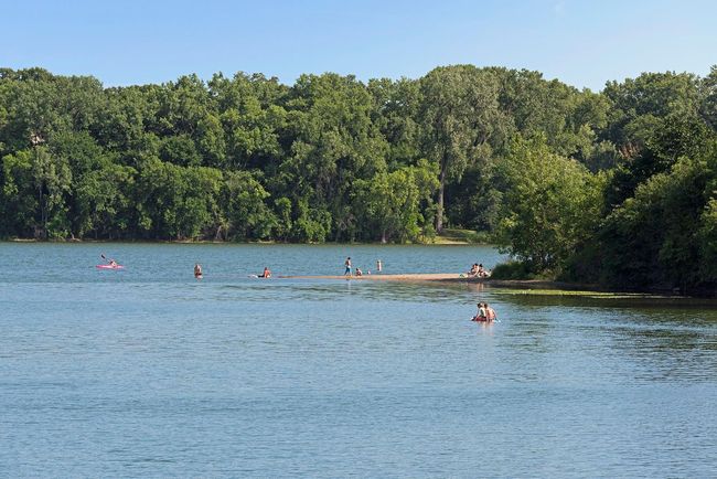 The city lakes are all a short walk away and offer endless activities and beautiful sights. | Image 37