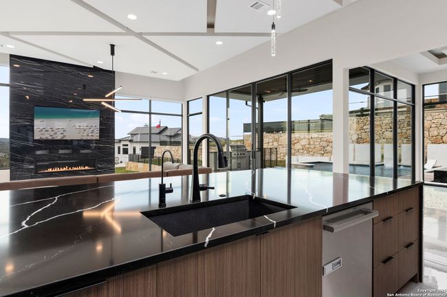 23703 Verona Cyn, House other with 4 bedrooms, 5 bathrooms and null parking in San Antonio TX | Image 13