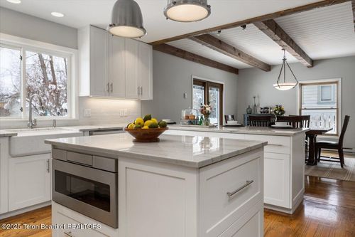 1930 W Homestead Dr, Jackson, WY, 83001-9115 | Card Image