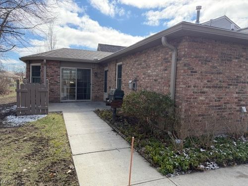2827 Shakespeare Ln, Avon, OH, 44011-1983 | Card Image