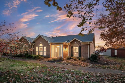 8002 Sunrise Cir, Franklin, TN, 37067-8260 | Card Image