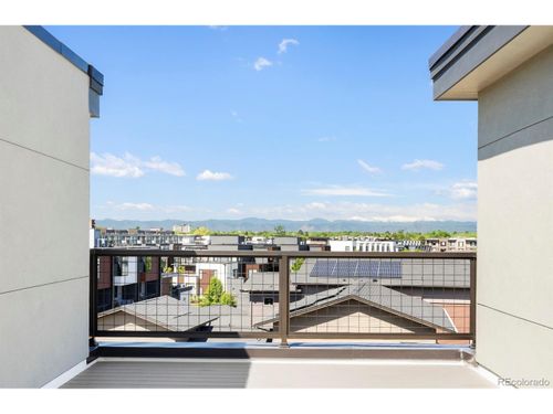 22 Oneida Ct, Denver, CO, 80230-7377 | Card Image