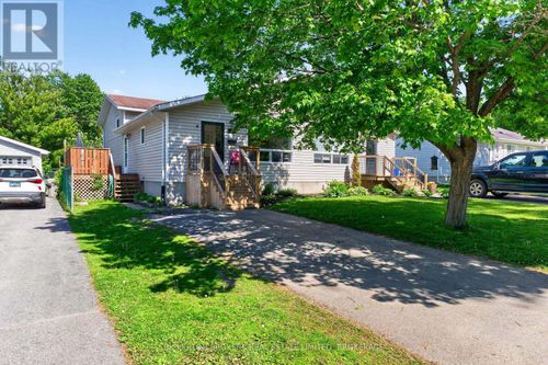 41 Maple St S, Gananoque, ON, K7G2N6 | Card Image