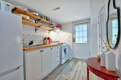 325 Westmoreland Ave N, House attached with 2 bedrooms, 3 bathrooms and 1 parking in Toronto ON | Image 3