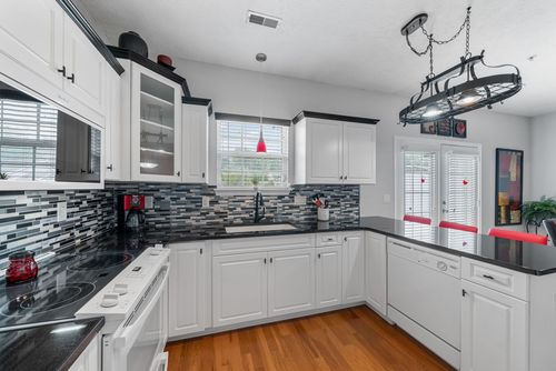 804 Spence Enclave Ln, Nashville, TN, 37210-3240 | Card Image