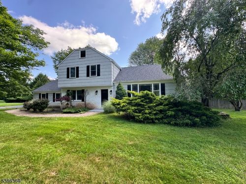 8 Whispering Hills Dr, Annandale, NJ, 08801-3400 | Card Image