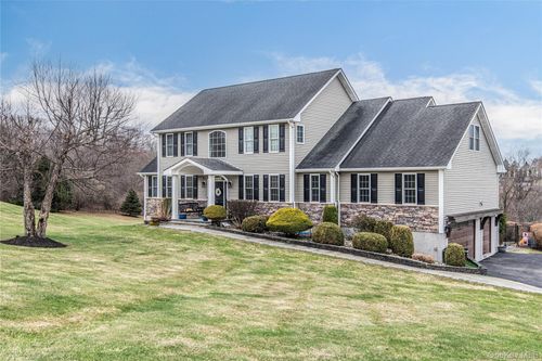 42 Reserve Way, Lagrangeville, NY, 12540-5720 | Card Image