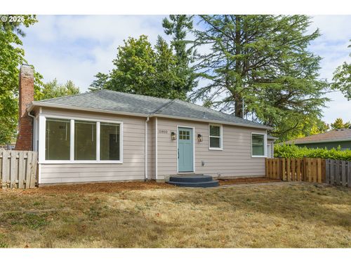 15800 Se Oatfield Rd, Milwaukie, OR, 97267-3930 | Card Image