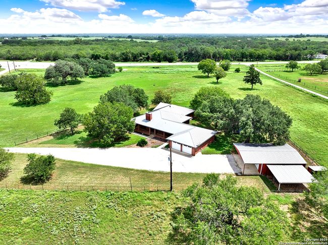 101 Ranch Rd, House other with 3 bedrooms, 3 bathrooms and null parking in Adkins TX | Image 5