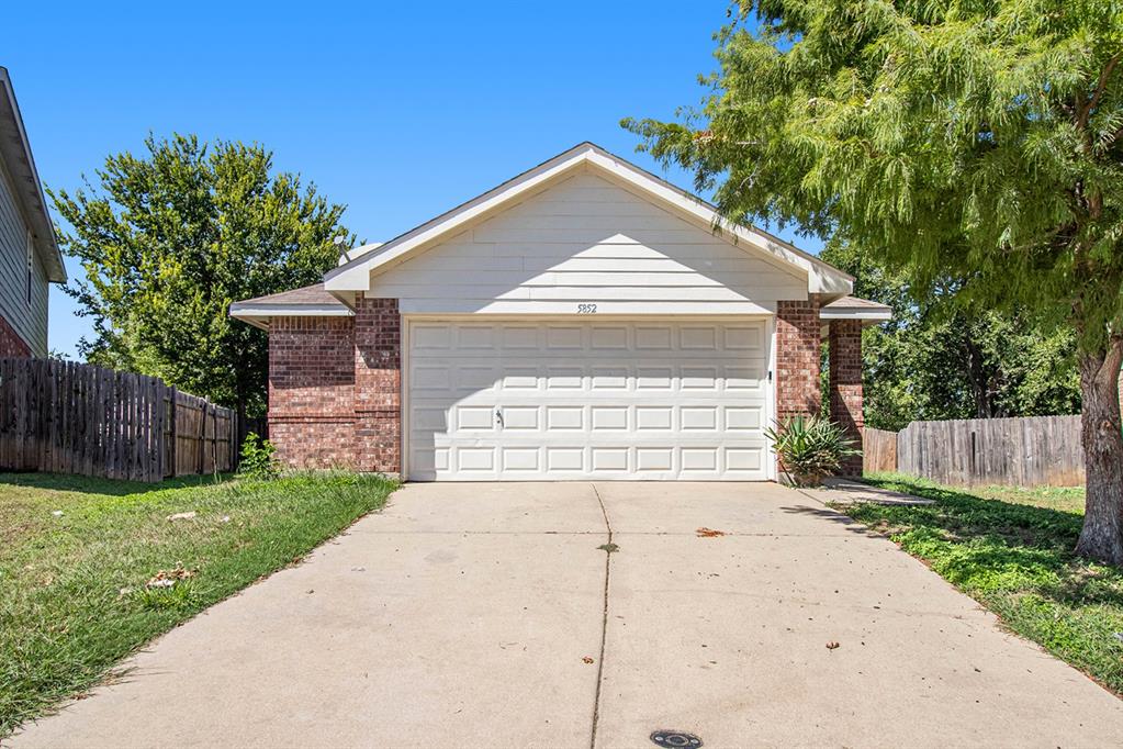 Parkview Hills Ln, Fort Worth, TX 76179