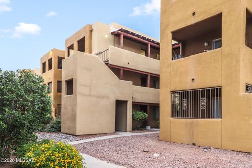 1810 E Blacklidge Drive, Tucson, AZ, 85719 | Card Image