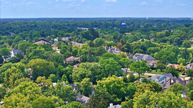 Westerly view including the Hinsdale Golf Club | Image 40