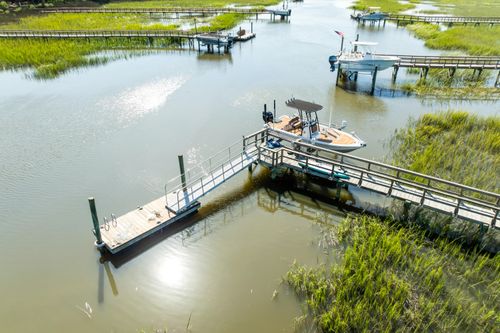 3000 Yachtsman Dr, Mount Pleasant, SC, 29466-2448 | Card Image