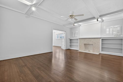 916-B E Hubbard St, Mineral Wells, TX, 76067-5451 | Card Image