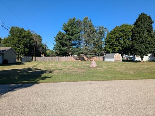 18075 Shamrock Blvd, Big Rapids, MI, 49307-9724 | Card Image