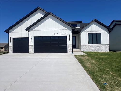 17323 Brookview Dr, Urbandale, IA, 50263-1712 | Card Image