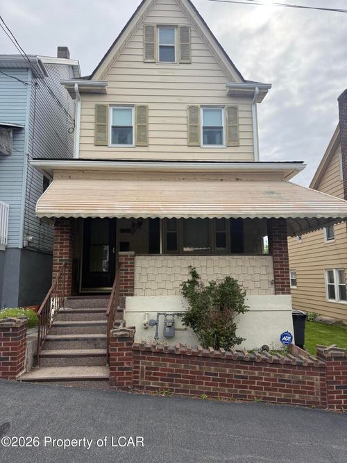 655 Hayes St, Hazleton, PA, 18201-4452 | Card Image