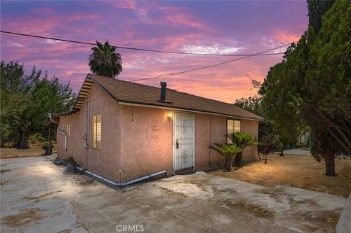 11417 Lowe St, Lamont, CA, 93241-2719 | Card Image