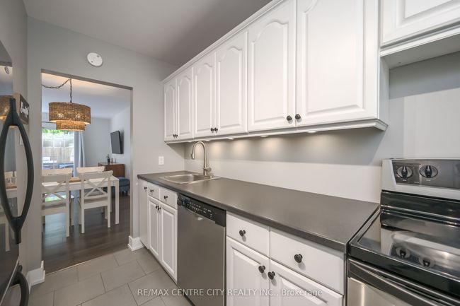 48 - 92 Homestead Cres, Condo with 2 bedrooms, 2 bathrooms and 2 parking in London ON | Image 7