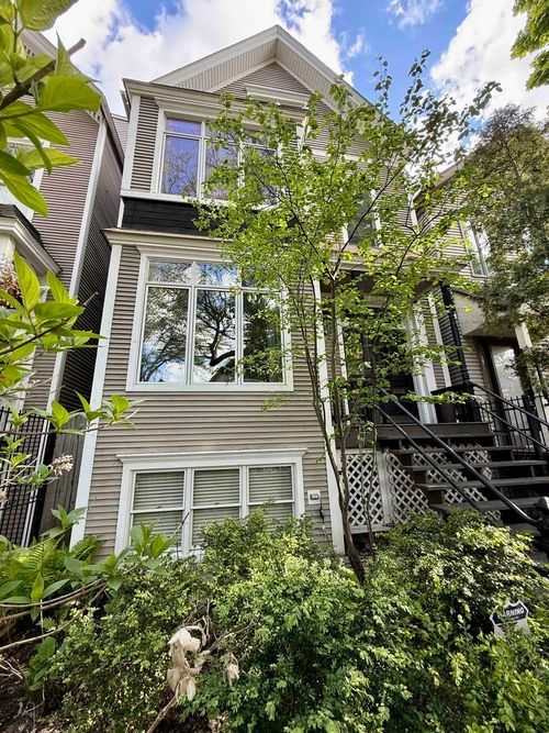 2-1039 W Montana St, Chicago, IL, 60614-2210 | Card Image