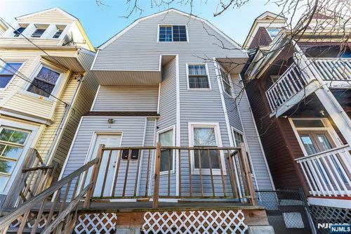 152 S 10th St, Newark, NJ, 07107-1406 | Card Image