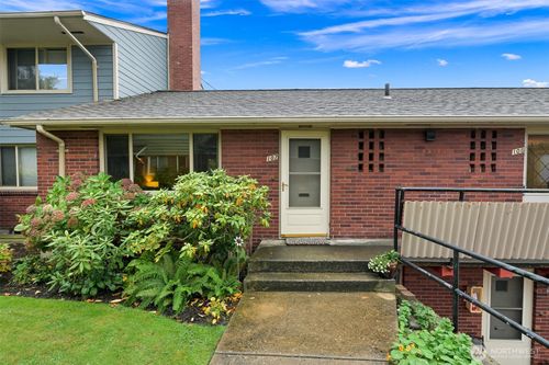 apt-107-901 N Forest St, Bellingham, WA, 98225-5544 | Card Image