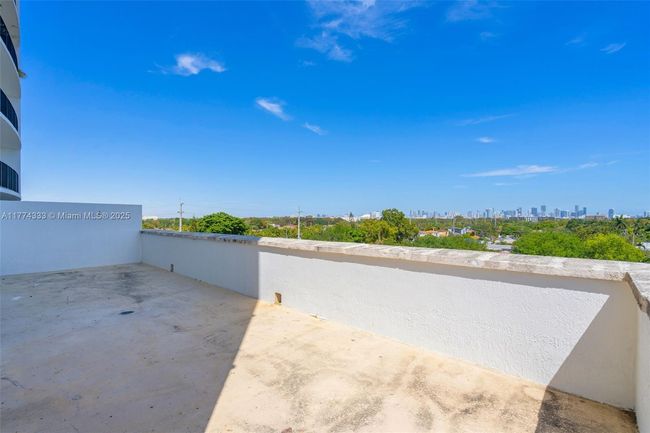 APT-207 - 1627 Sw 37 Th Ave, Condo with 2 bedrooms, 2 bathrooms and null parking in Miami FL | Image 22
